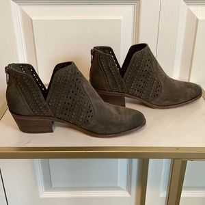 Vince Camuto Slate Gray Booties Sz 8